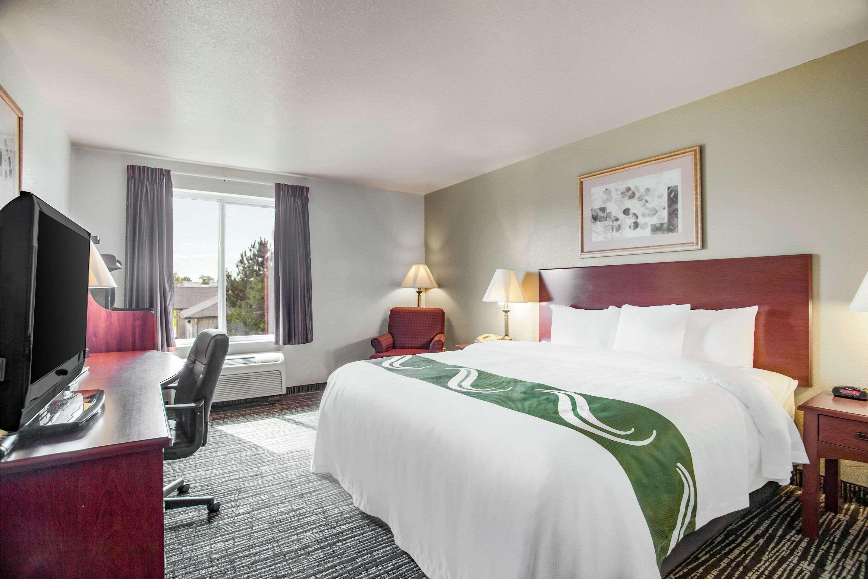 Quality Inn Parsons North Экстерьер фото