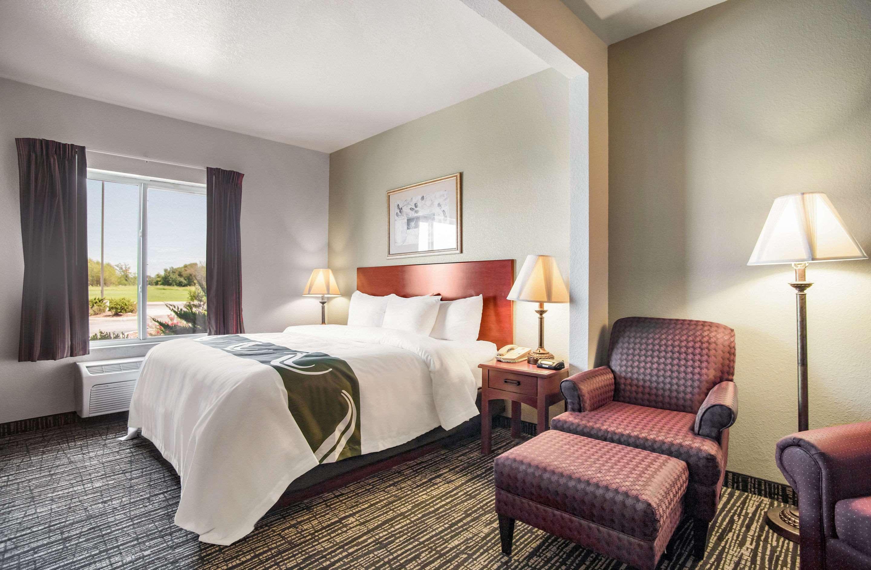 Quality Inn Parsons North Экстерьер фото