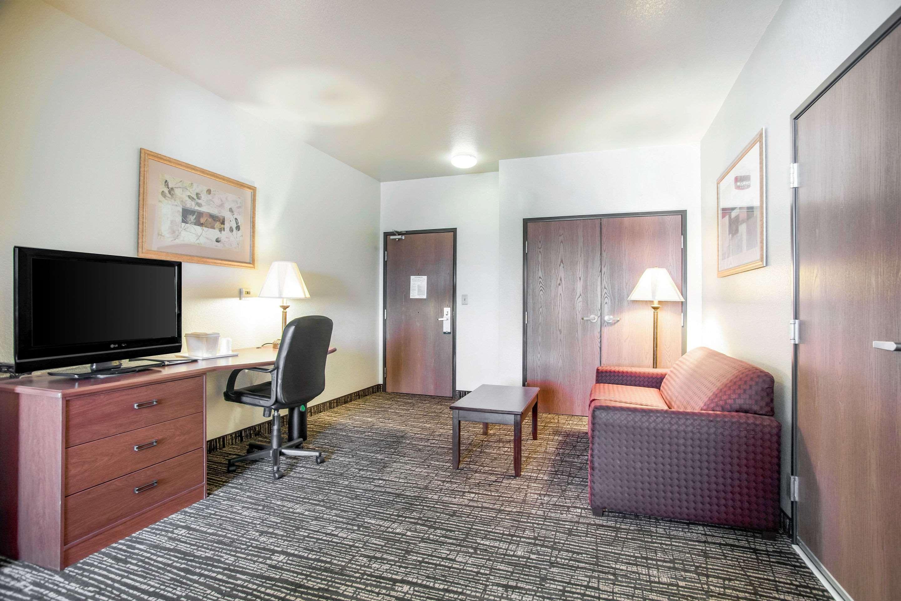 Quality Inn Parsons North Экстерьер фото