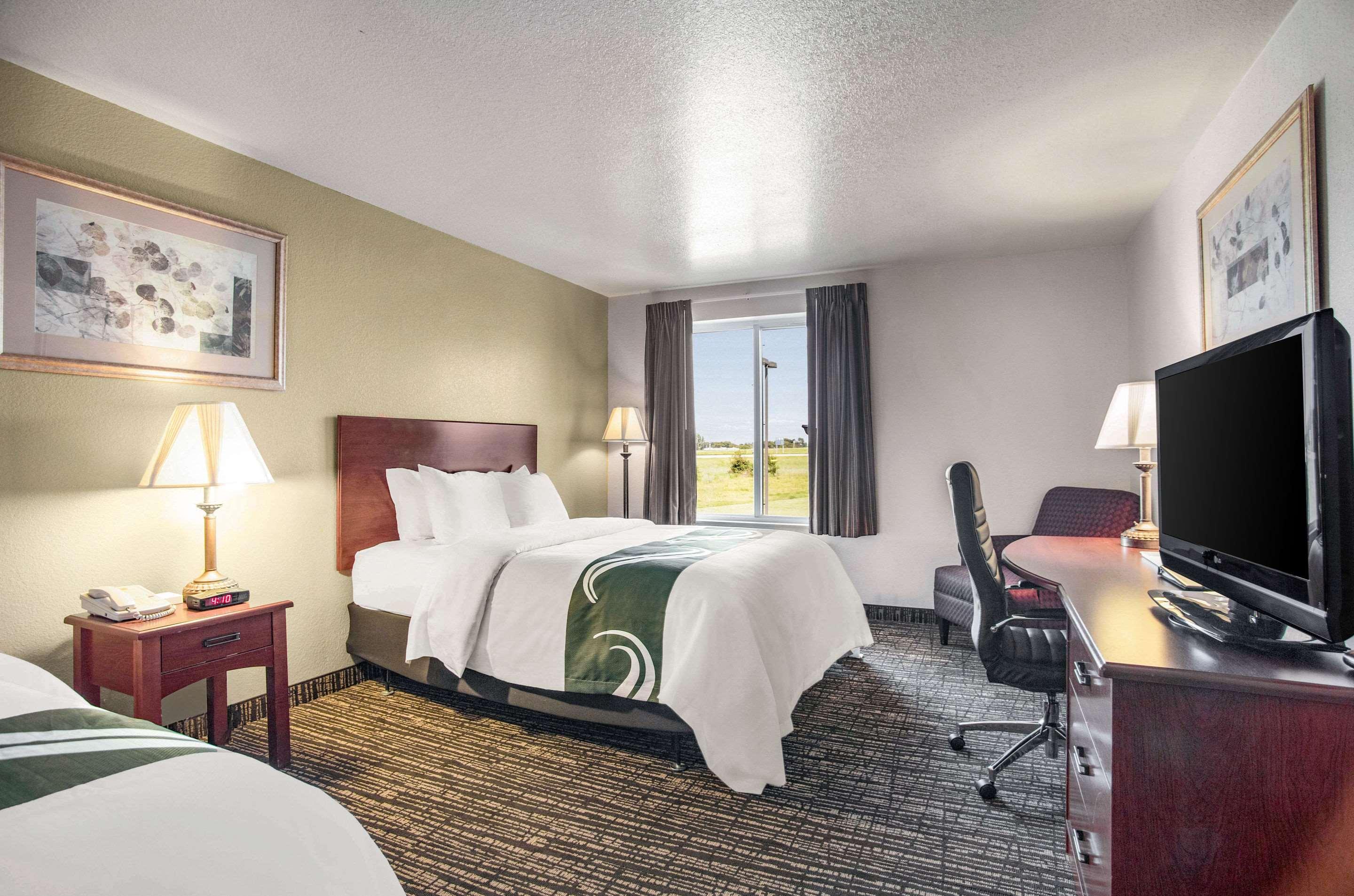 Quality Inn Parsons North Экстерьер фото
