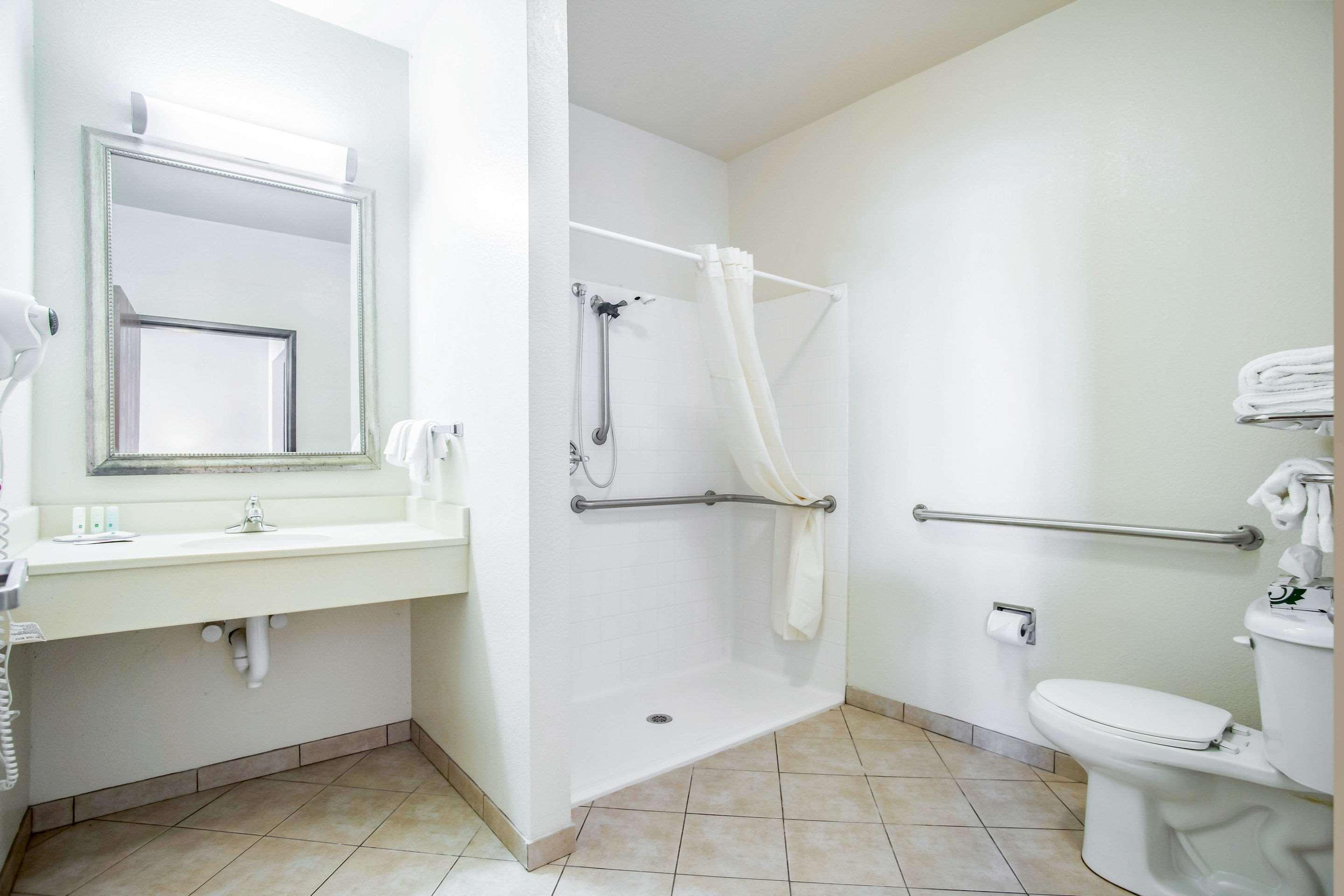 Quality Inn Parsons North Экстерьер фото