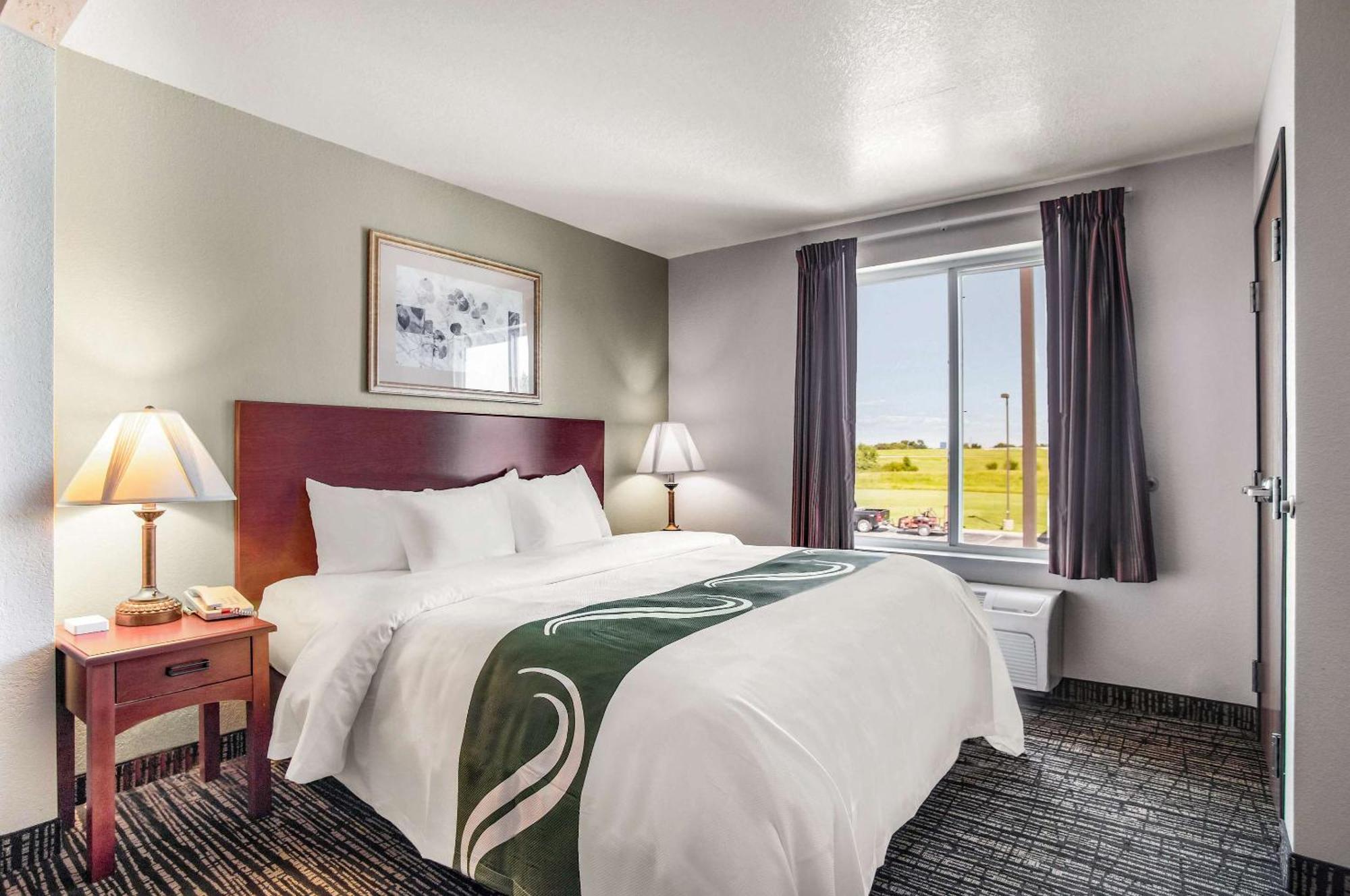 Quality Inn Parsons North Экстерьер фото