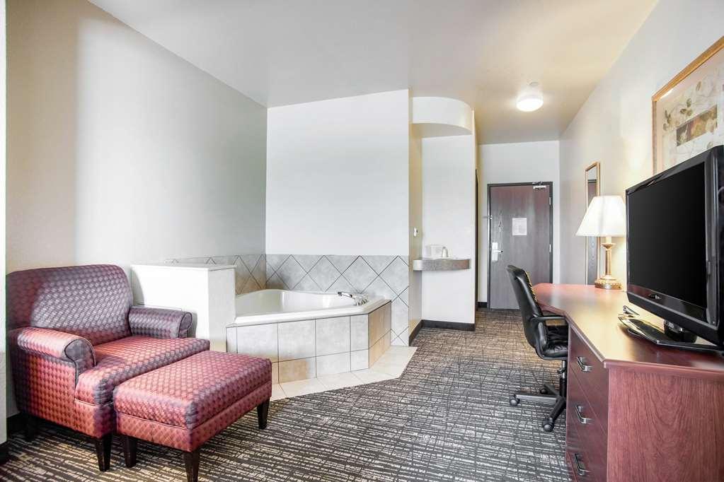 Quality Inn Parsons North Номер фото