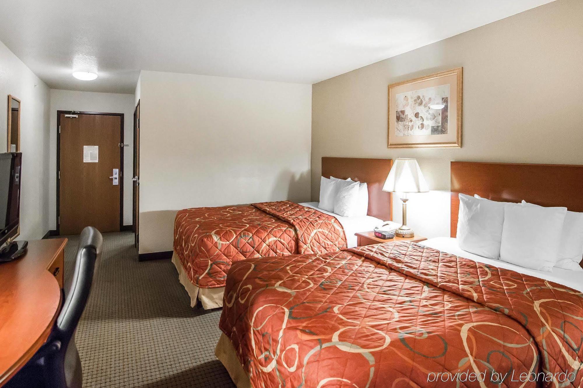 Quality Inn Parsons North Экстерьер фото