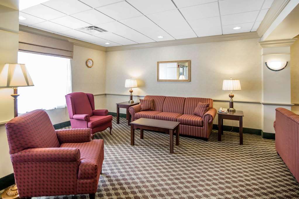 Quality Inn Parsons North Интерьер фото